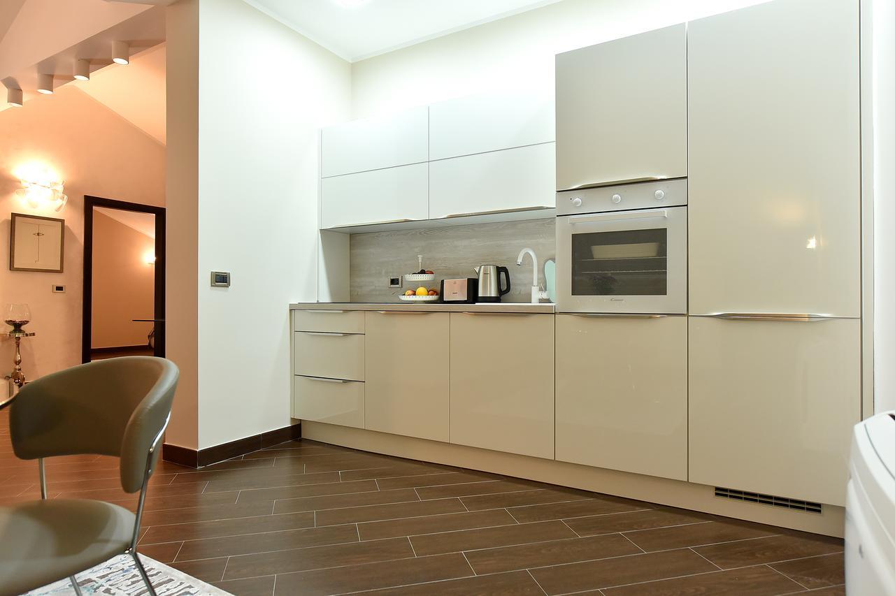 Maniva Penthouse By The Sea Apartment Kotor Exterior photo