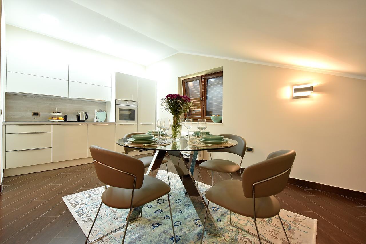 Maniva Penthouse By The Sea Apartment Kotor Exterior photo